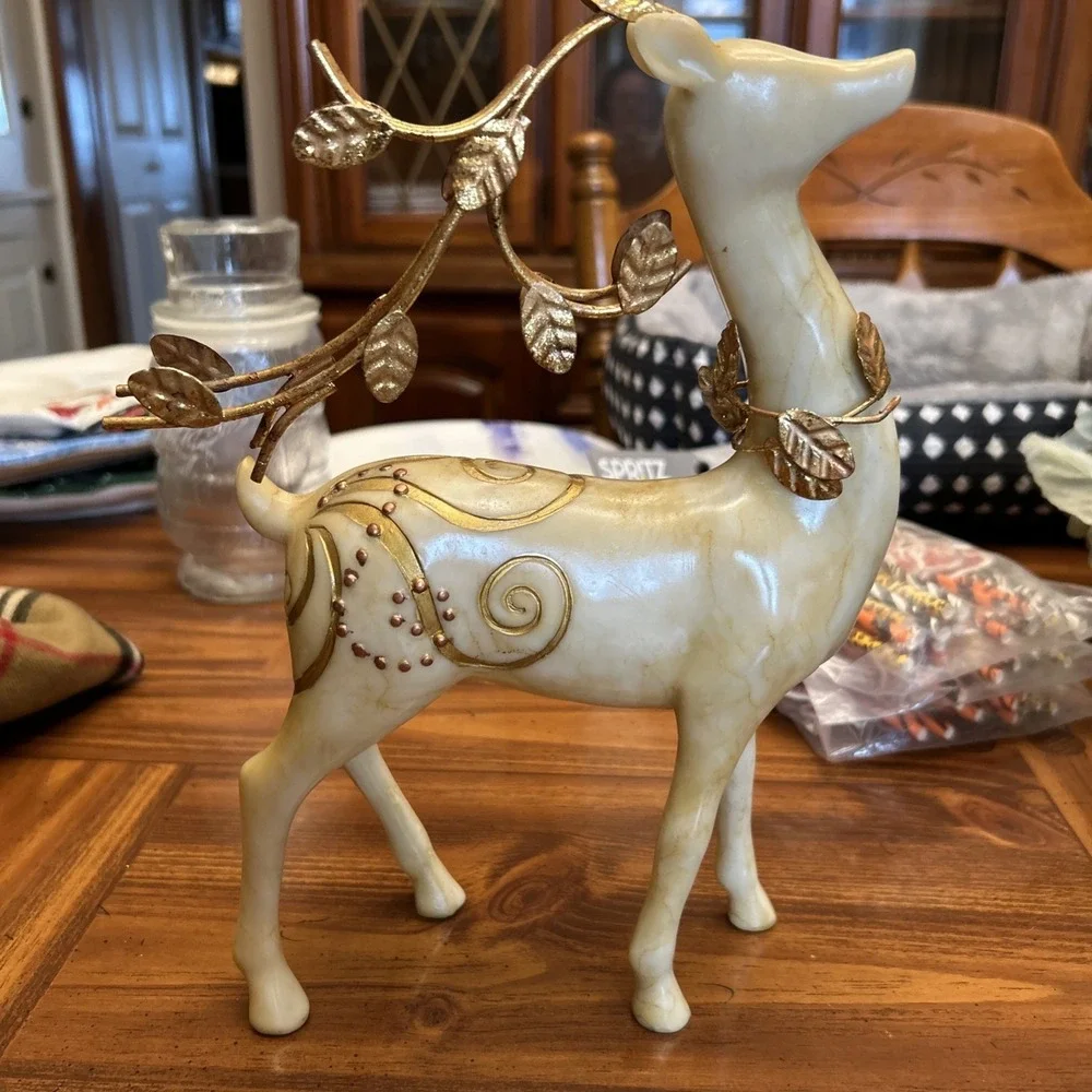 Vintage Golf Embossed Marble Look Reindeer Decor Centerpiece 10‎ Inches